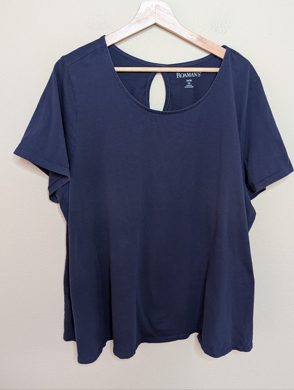 Roaman's Navy Blue Scoop Neck Keyhole Back Tee Size 26/28 2X